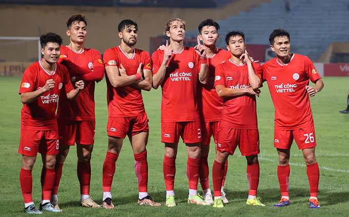 Thể Công Viettel dẫn trước 2 bàn - Ảnh: Đức Cường