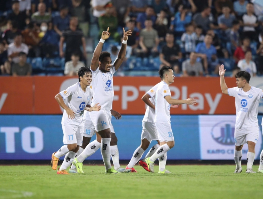 ĐT Việt Nam bổ sung 3 cầu thủ dự AFF Cup: Xuân Son và 1 cái tên gây chú ý-564396