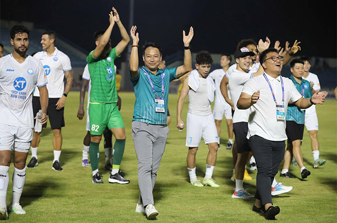 HLV Hồng Việt xứng đáng được vinh danh sau những gì đã cống hiến cho Nam Định